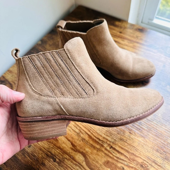 Gianni Bini Stand-Bye Suede Ankle Boots - Size 5.5 Sahara Sand - Like New - Picture 5 of 14